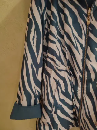 Cortavientos reversible estampado