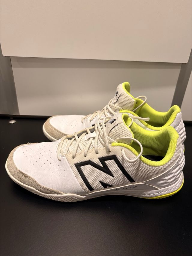 Zapatillas New Balance Futsal Beige/Blanco