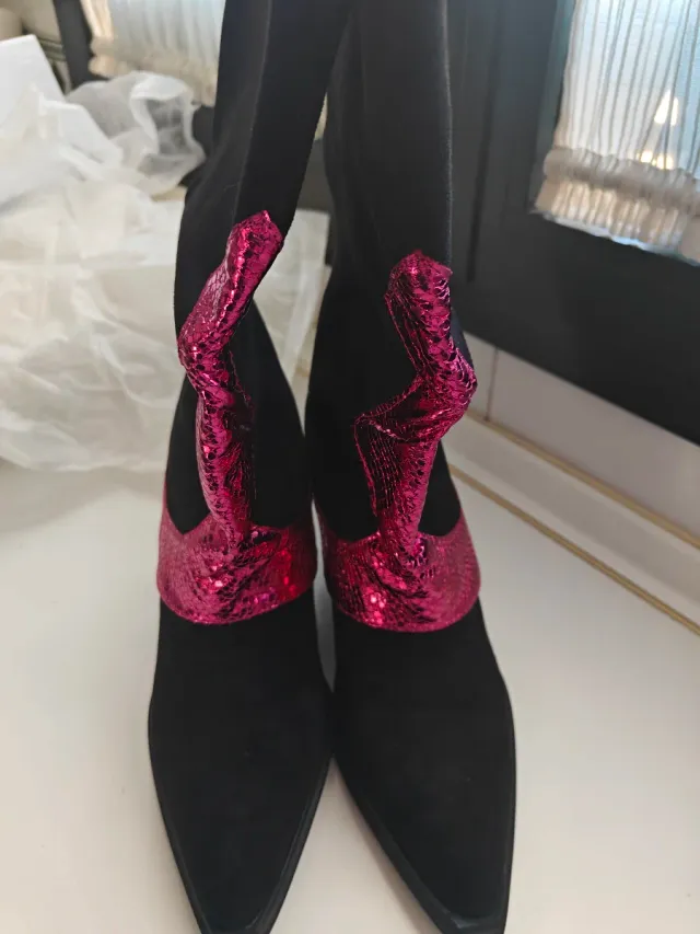 Botas Nunu Santander Negras y Rosas