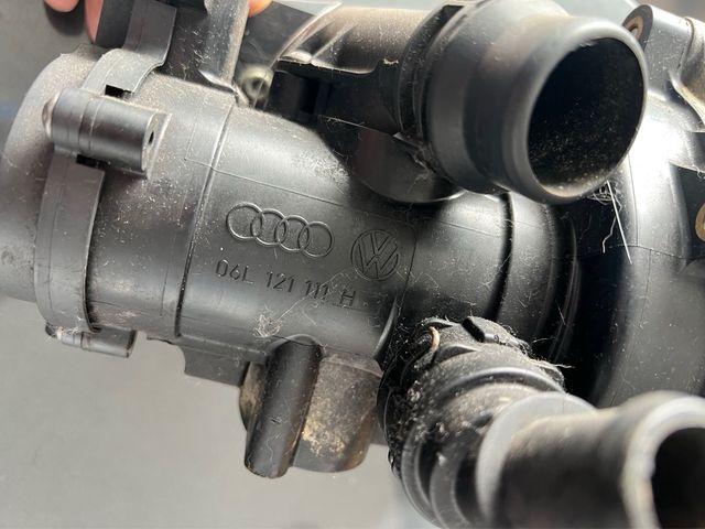 Bomba de agua VW Golf 7 GTI 06L121111 H