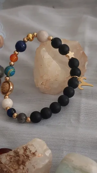 Pulsera Signo Aries Piedra Negra y Dorada