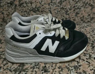 Deportivas New Balance Negras y Blancas