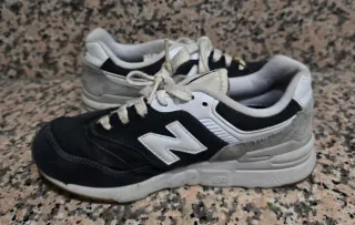Deportivas New Balance Negras y Blancas