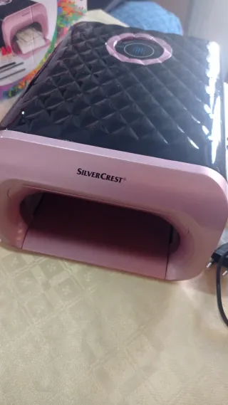 Lámpara UV Silver Crest Negra y Rosa