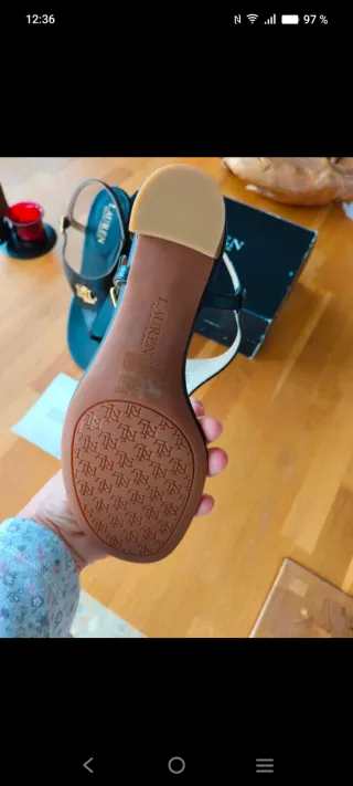 Sandalias Ralph Lauren Negras y Doradas