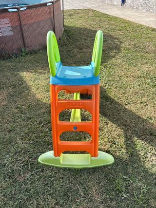 Tobogán infantil azul y naranja