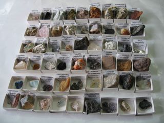 Collezione di 54 minerali