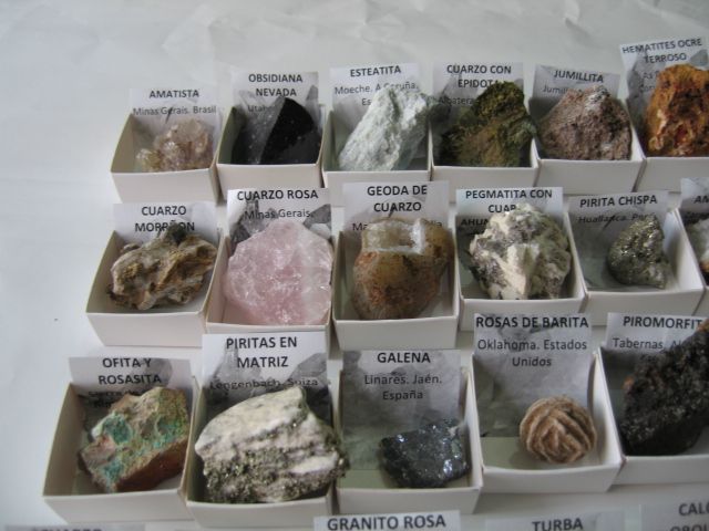 Collezione di 54 minerali