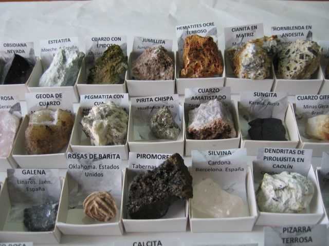 Collezione di 54 minerali