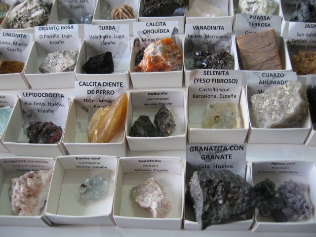 Collezione di 54 minerali