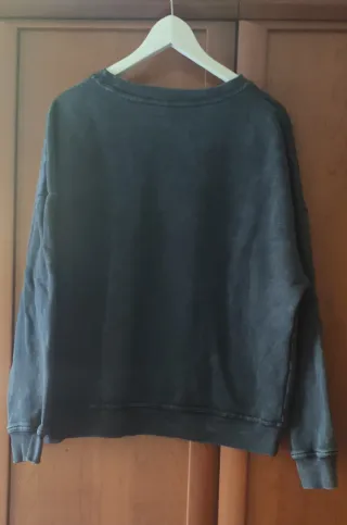 Sudadera negra calavera y llaves talla única