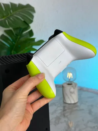 Xbox Series X 1TB + Mando