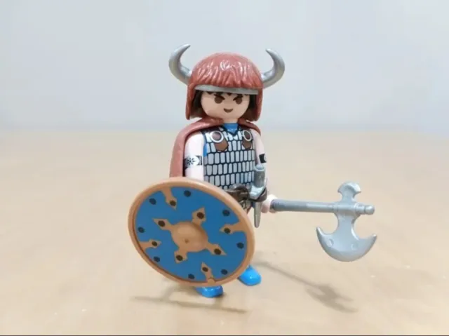 Playmobil Guerriero Vichingo con Ascia e Scudo