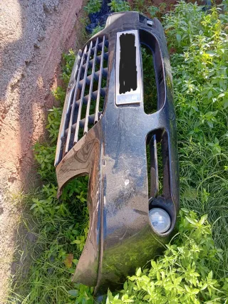 Parachoques delantero Voyager