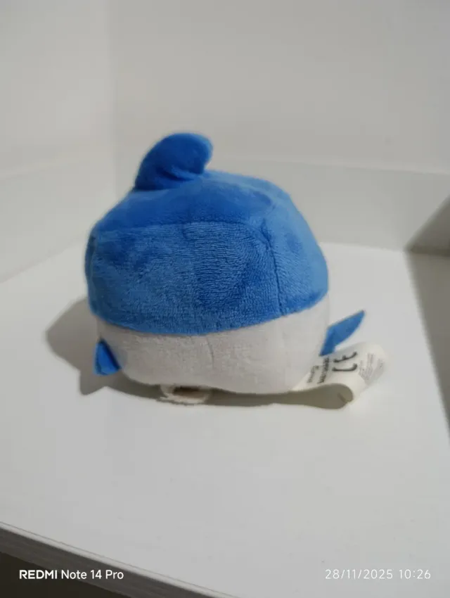 Peluche baby shark