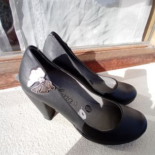 Zapatos Mustang grises