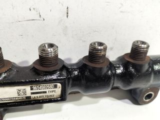 RAMPA INYECTORA PEUGEOT 5008 (0U_, 0E_)