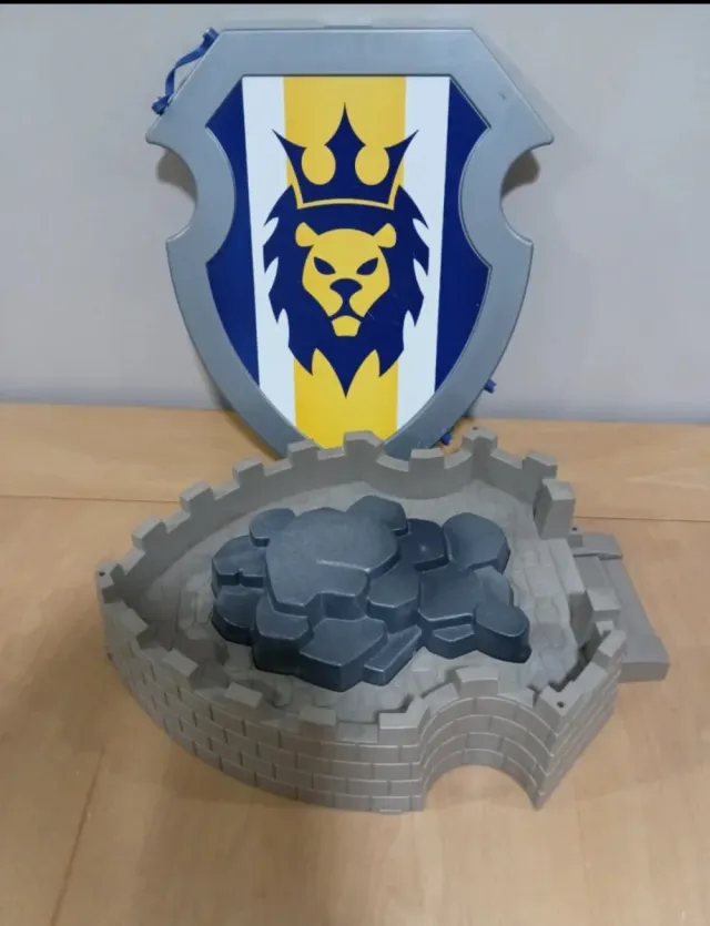 Playmobil Guerriero Medievale con Scudo e Ascia