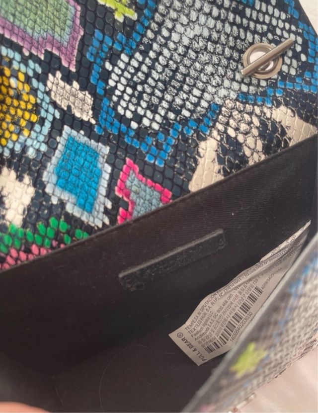 Bolso Pull&Bear multicolor estampado serpiente