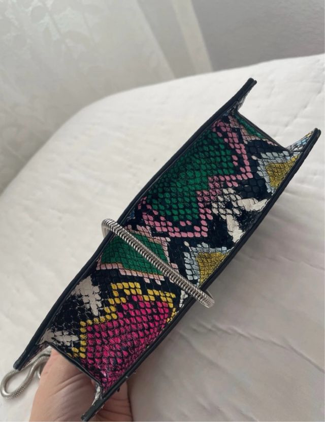 Bolso Pull&Bear multicolor estampado serpiente