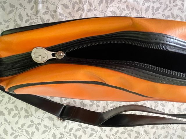 Bolsa Gola Naranja y Negra