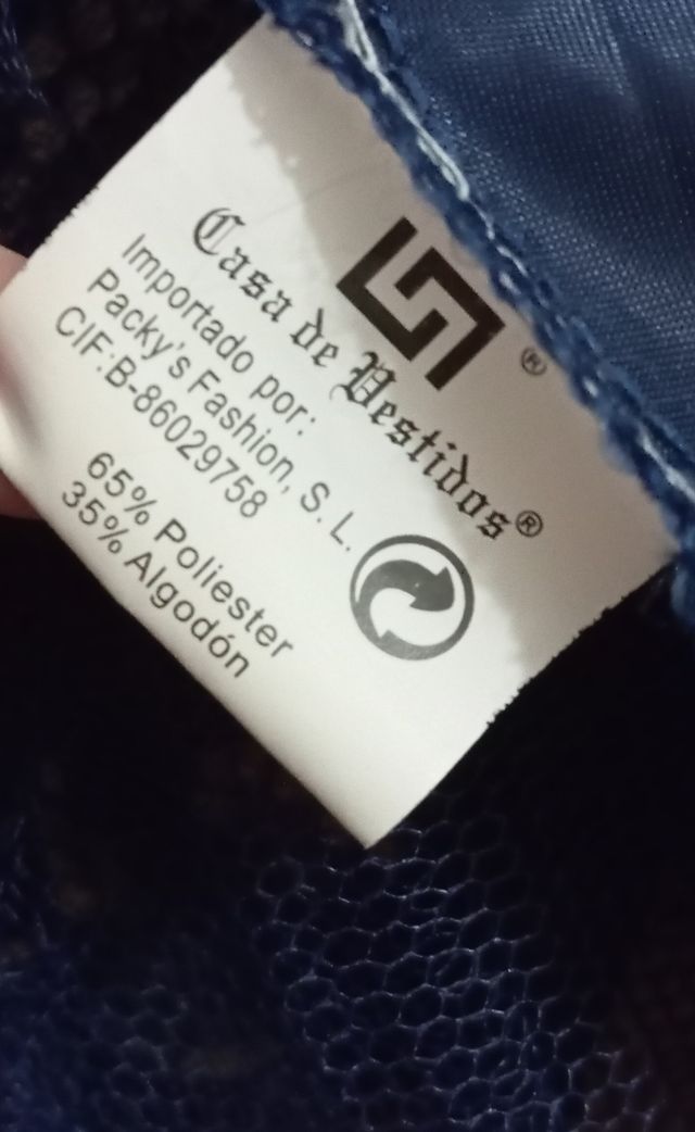 Vestido de fiesta azul con encaje