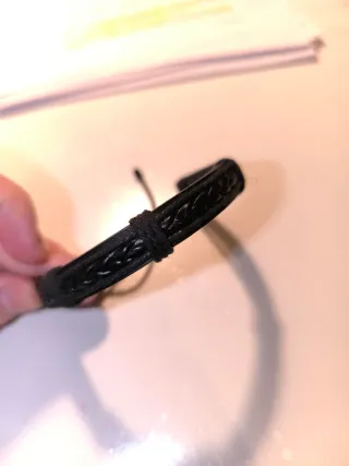 Pulsera artesanal cuero negra