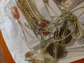 Lote 96 piezas bisutería multicolor