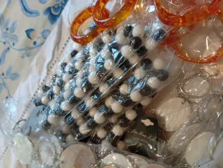 Lote 96 piezas bisutería multicolor