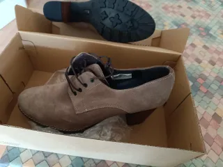 Zapatos de piel con tacón