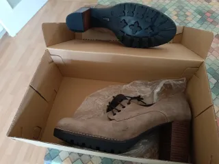 Zapatos de piel con tacón