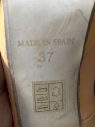 Zapatos de charol peep toe tacón