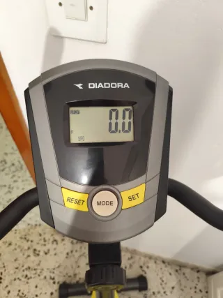 Bicicletta Statica Diadora Nera e Gialla