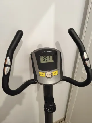 Bicicletta Statica Diadora Nera e Gialla