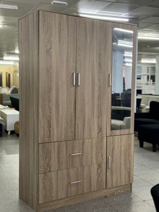 PRECIOSO ARMARIO DE 3 PUERTAS CON ESPEJO INTEGRADO