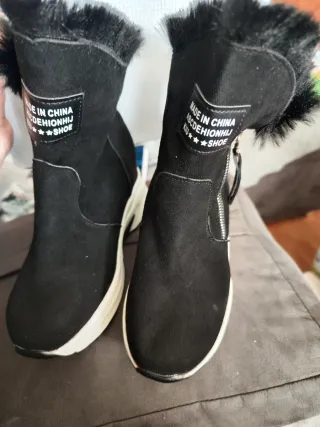 Botas de mujer negras con pelo