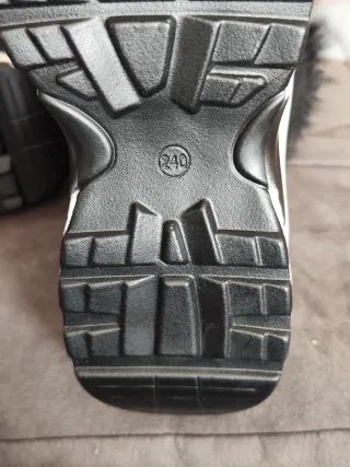 Botas de mujer negras con pelo