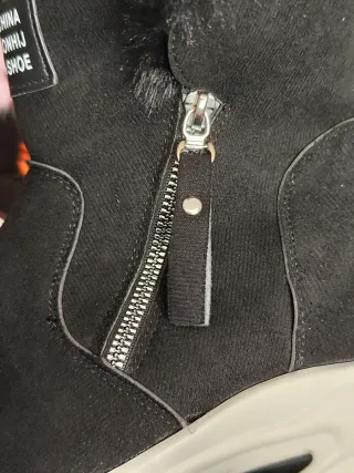 Botas de mujer negras con pelo