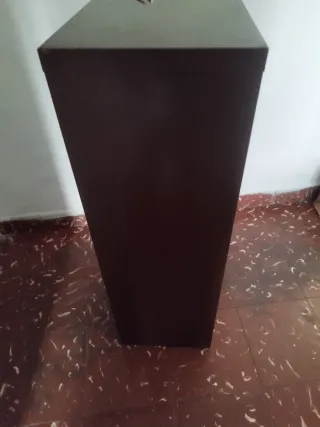 Mobile cassettiera in legno di ciliegio come quelli delle banche