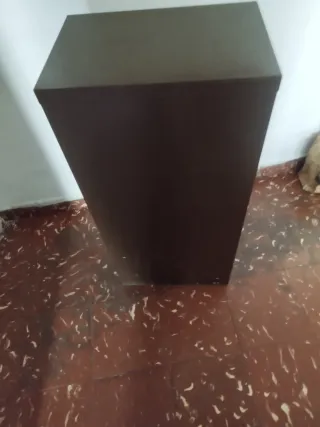 Mobile cassettiera in legno di ciliegio come quelli delle banche