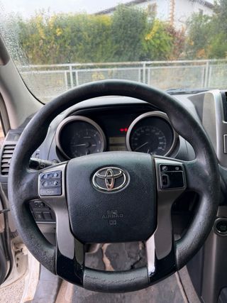 Toyota Land Cruiser 2010