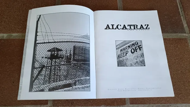 Libro Revista ALCATRAZ THE PRISON, San Francisco