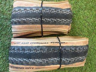 Cubiertas Vittoria Terreno Dry TLR 700x38C gravel