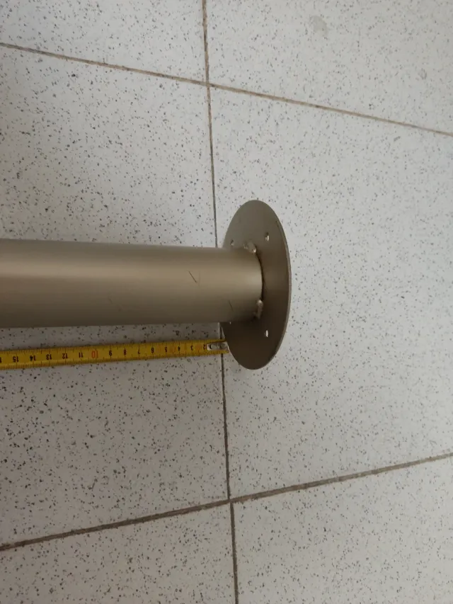 Gambe cilindriche in metallo per tavolo