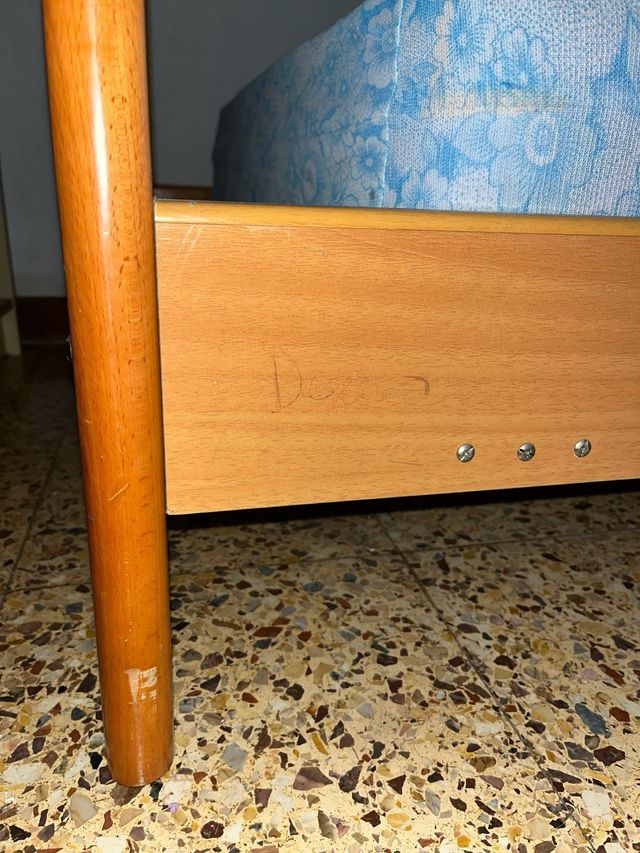 Cama individual de madera