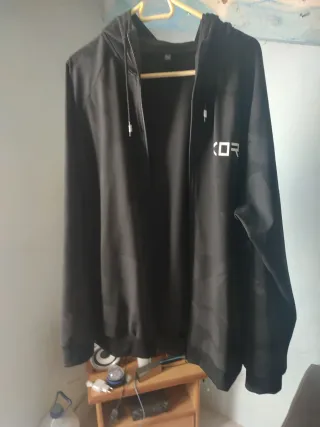 Chándal Negro Gris Muy Cómodo con cuatro bolsillos