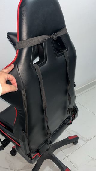 Silla Gamer Negra con Detalles Rojos