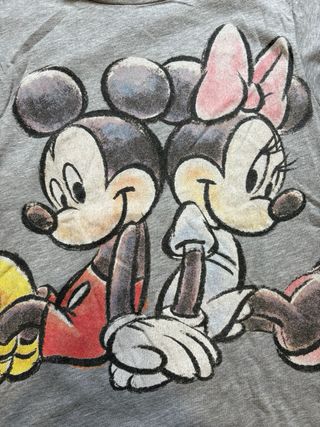 Camiseta Mickey y Minnie gris