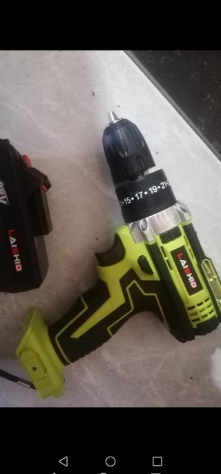 Taladro y pistola de impacto a batería