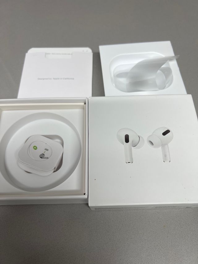 Caja vacía AirPods Pro Apple